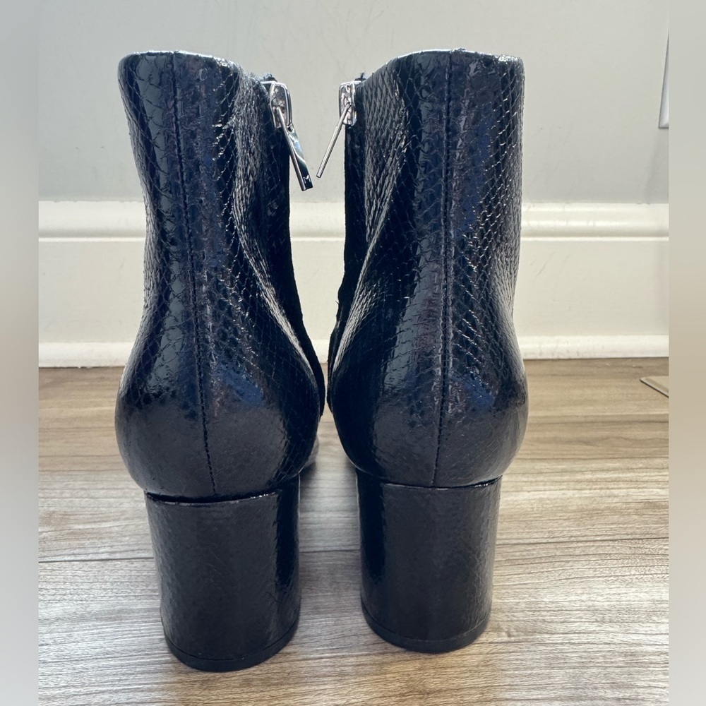 Marc Fisher Jarli Ankle Booties Boots Black Snake skin Shiny Pointed Toe Sz 6 - Picture 3 of 10
